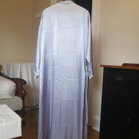 3/$20 Jones New York robe - Picture 13 of 14